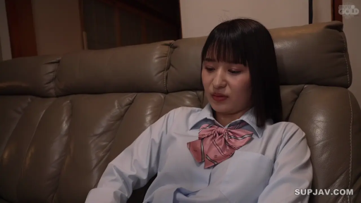 室内 · 坐姿 · 沉思 · 沙发 · 半身 · 制服 · 高清 · 无表情