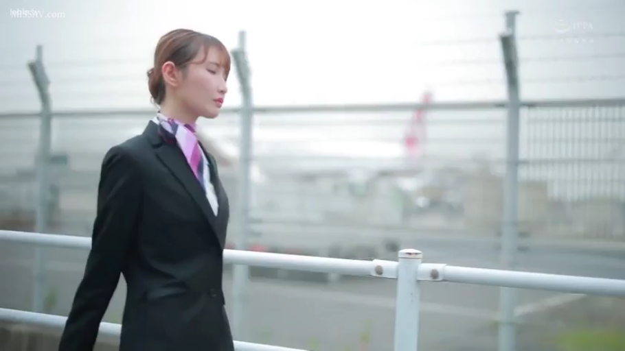 中景 · 空姐制服 · 机场